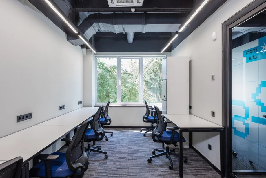 Co-working desks and lockers fitted in Bristol
